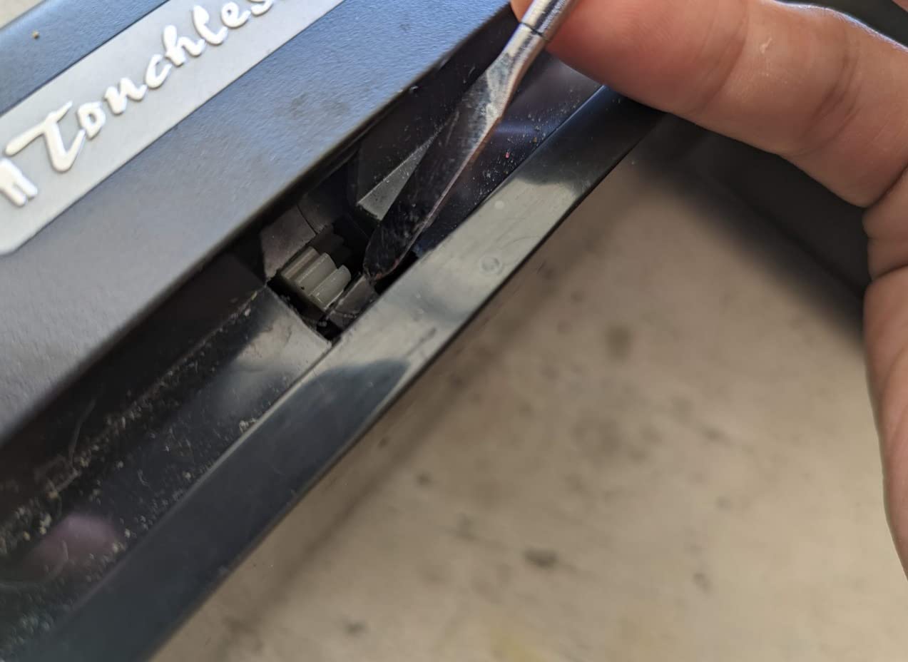 Good quality, but battery compartment is tricky