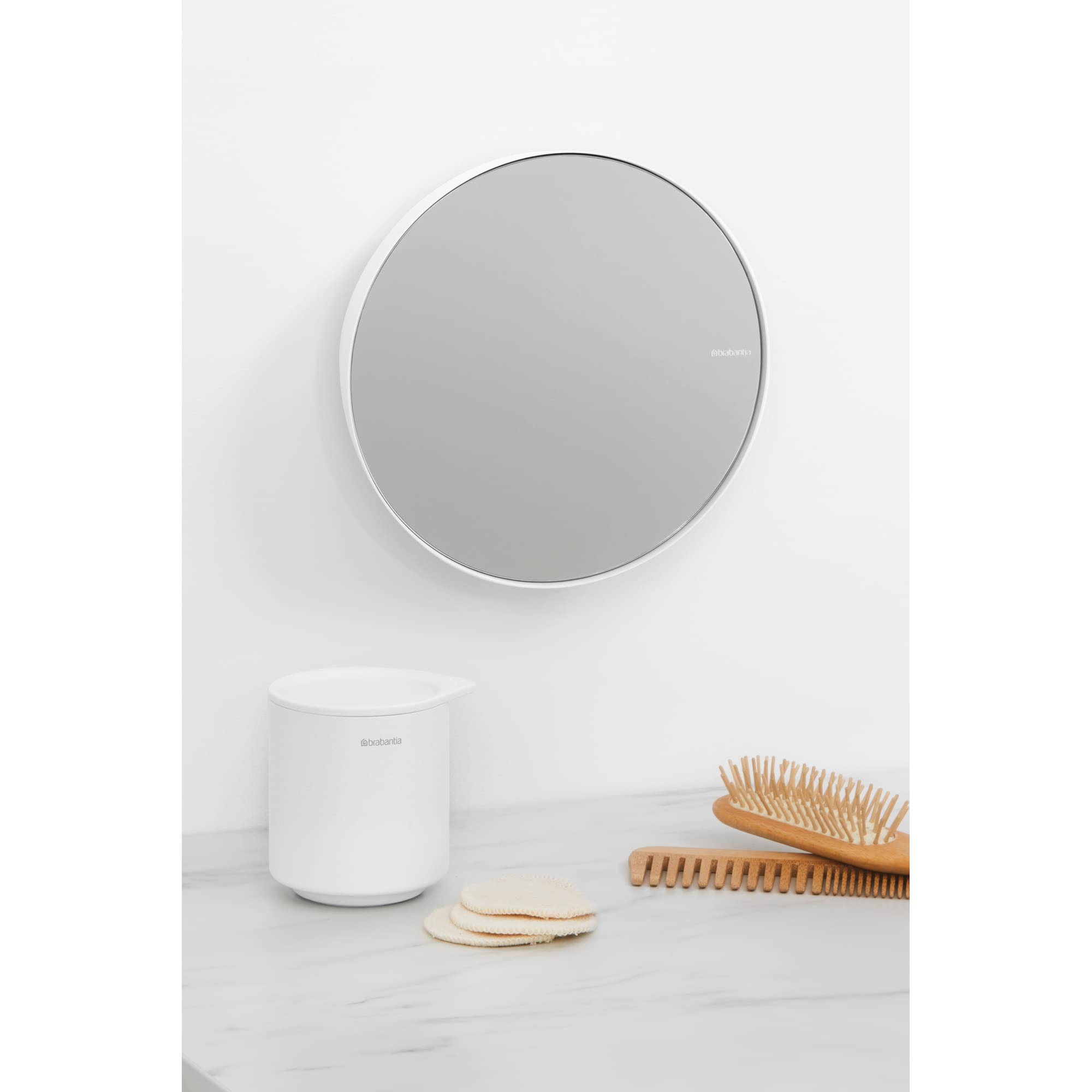 brabantia-mindset-bathroom-mirror-5x-zoom-with-magnetic-holder-mineral-infinite- image 5