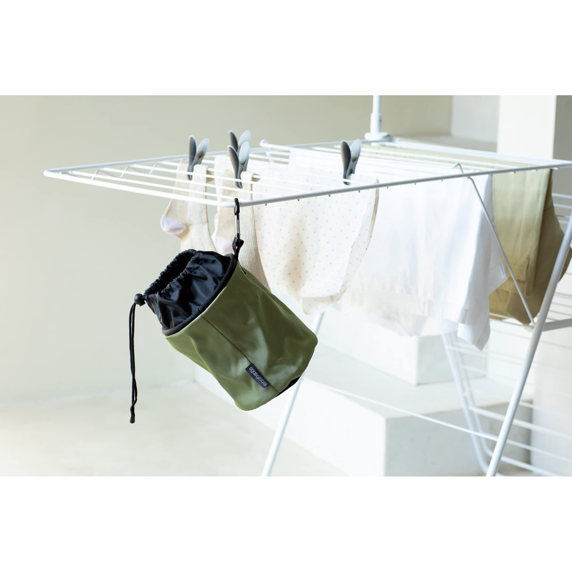 brabantia-clothespin-storage-bag-with-hanging-carabiner-closing-cord-random-colo image 8