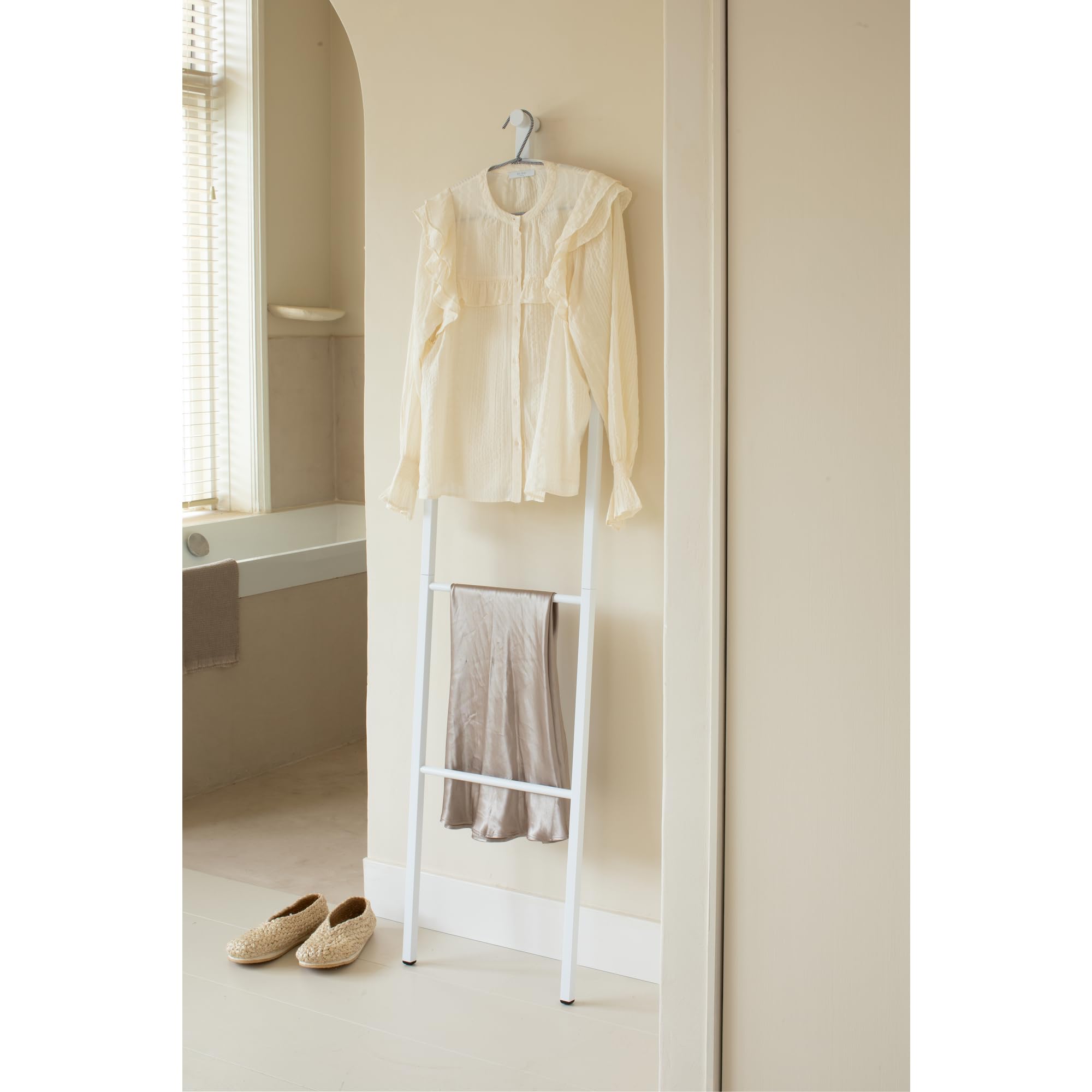 brabantia-linn-dressboy-multi-purpose-clothes-stand-with-hook-compact-clothes-ai image 8