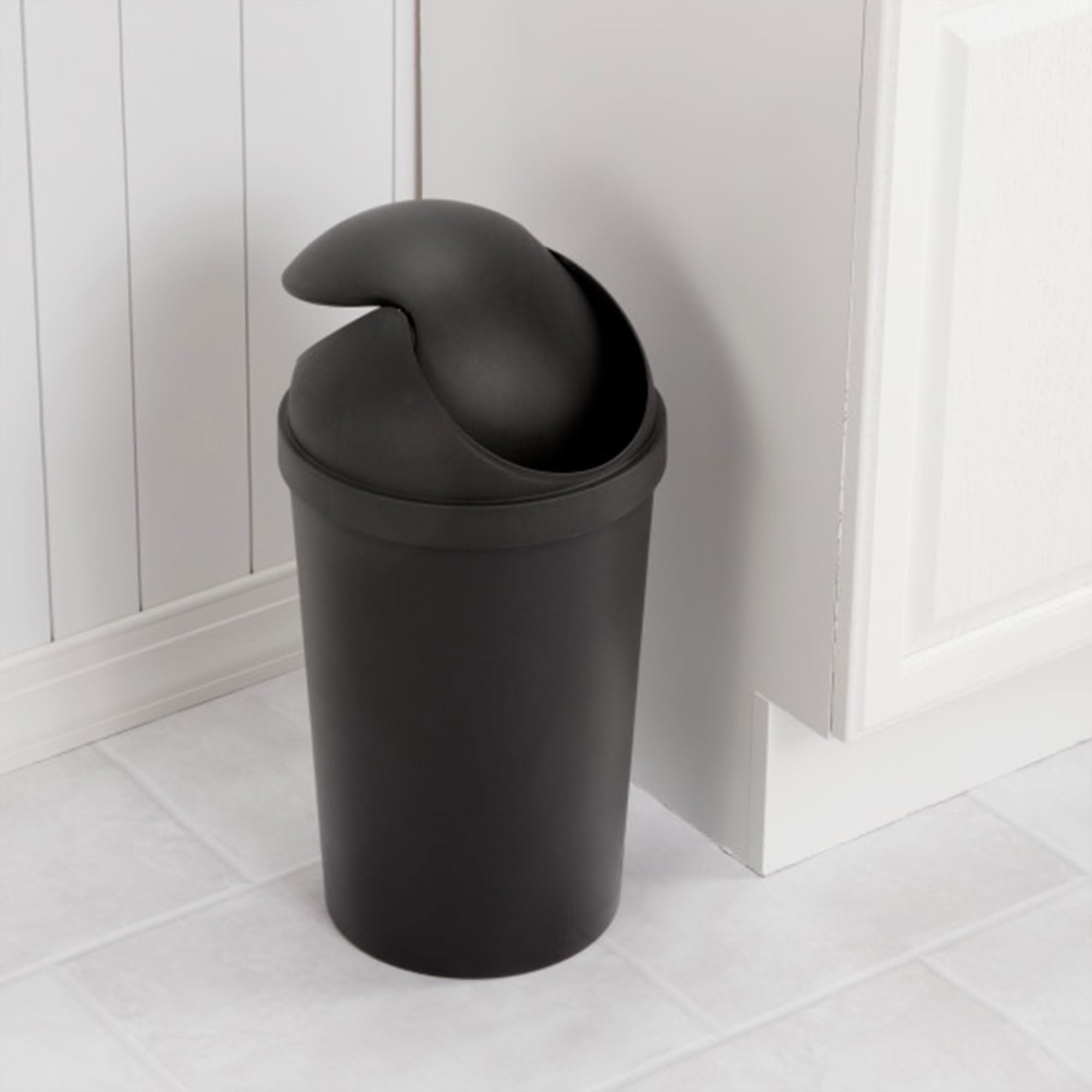 sterilite-3-gallon-round-swing-top-plastic-wastebasket-black-12-pack image 5
