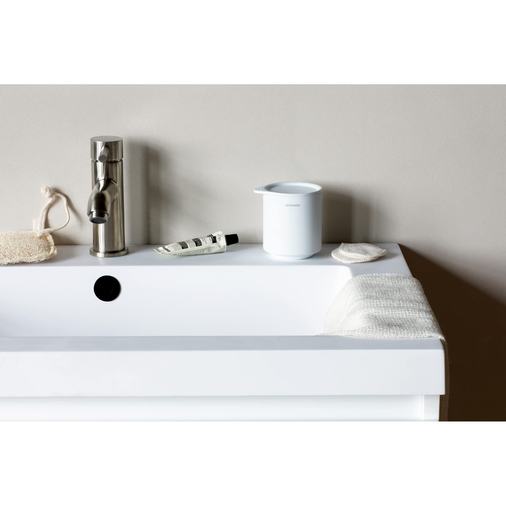 brabantia-mindset-bathroom-storage-pot-with-lid-mineral-fresh-white-cotton-pad-j image 8