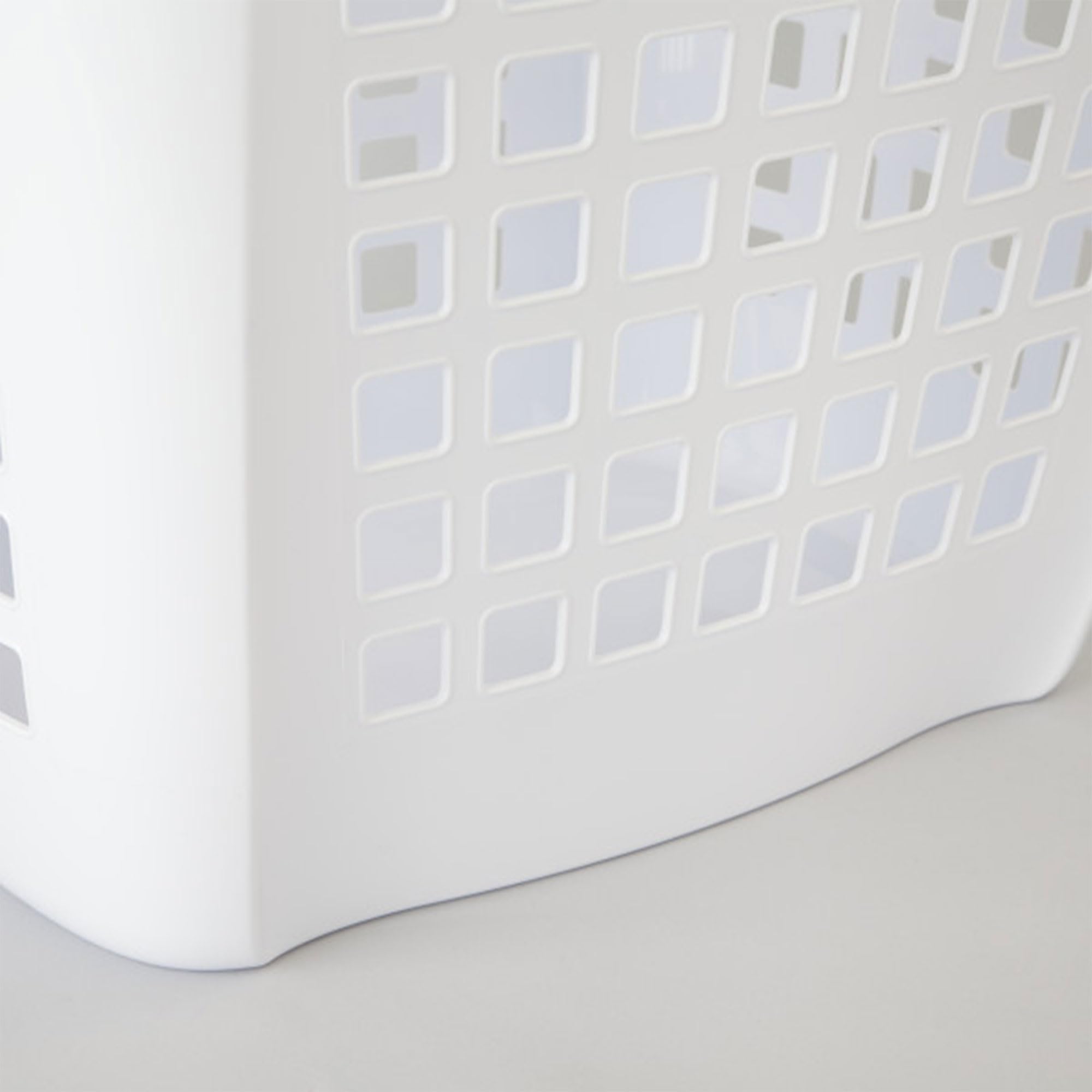 sterilite-ultra-easy-carry-laundry-hamper-with-comfort-handles-white-4-pack image 6