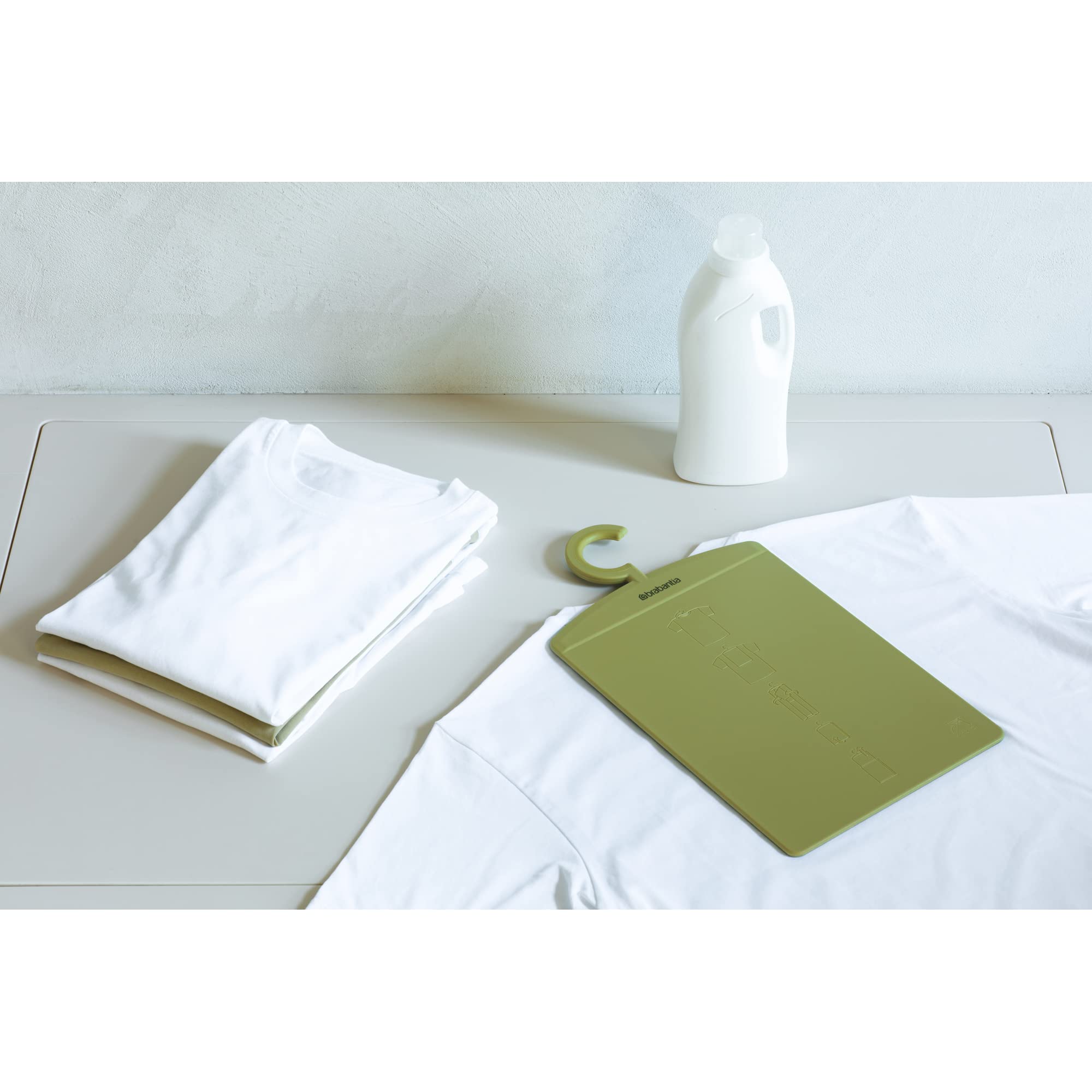 brabantia-shirt-folder-board-with-hanging-hook-instruction-images-calm-green-fol image 6