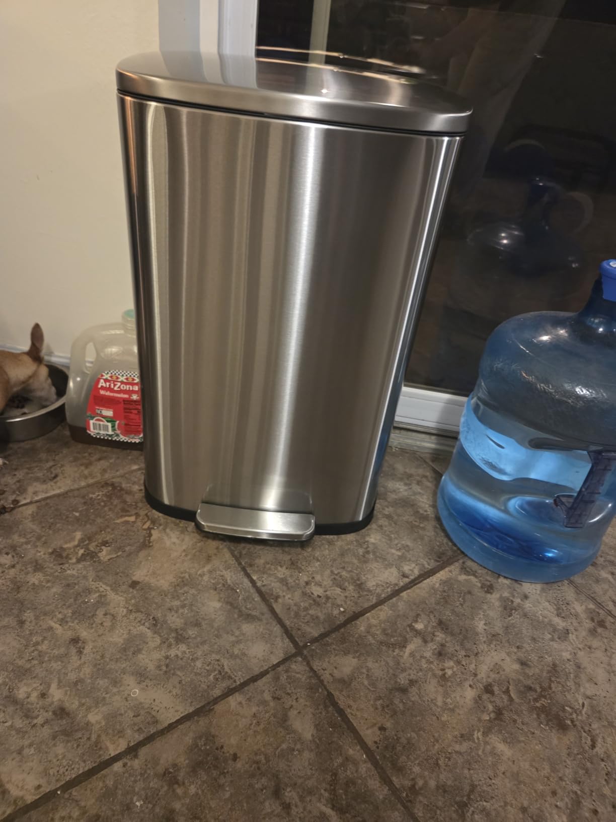 Fantastic trash can