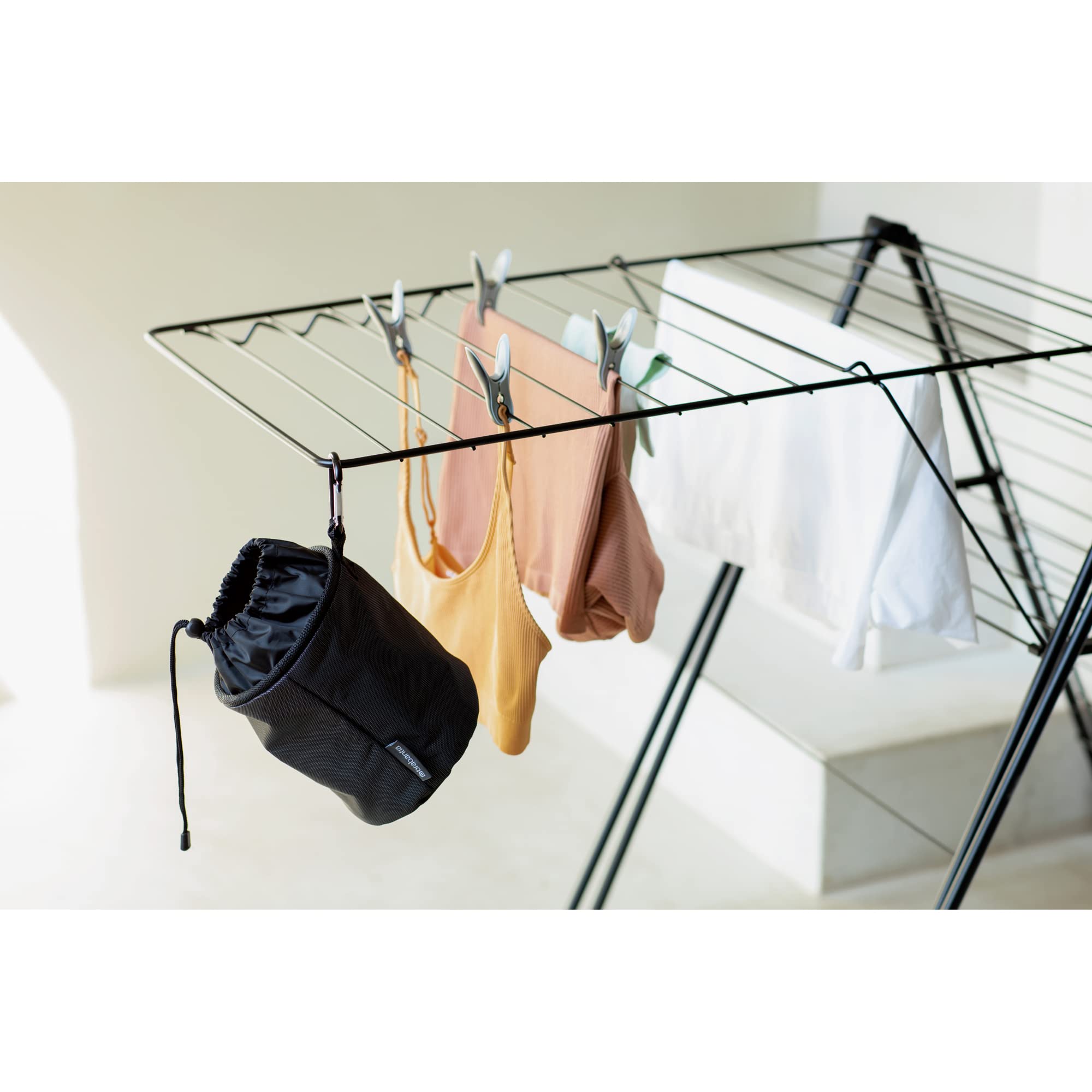 brabantia-clothespin-storage-bag-with-hanging-carabiner-closing-cord-random-colo image 6