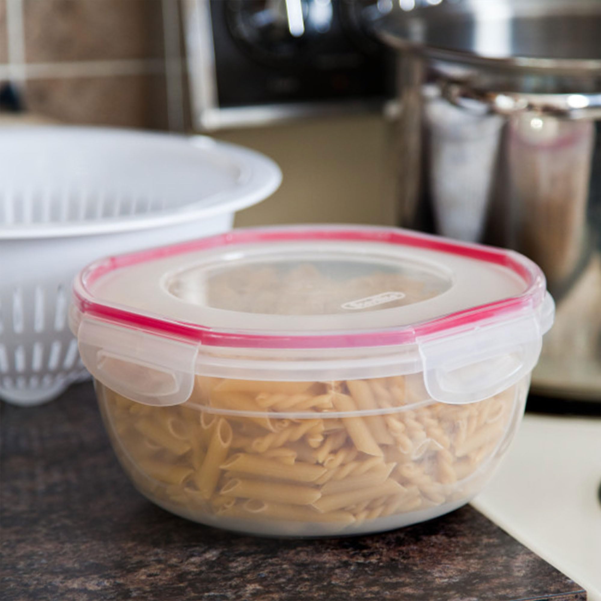 sterilite-ultra-seal-4-7-qt-food-storage-bowl-with-airtight-lid-4-pack-bpa-free image 6
