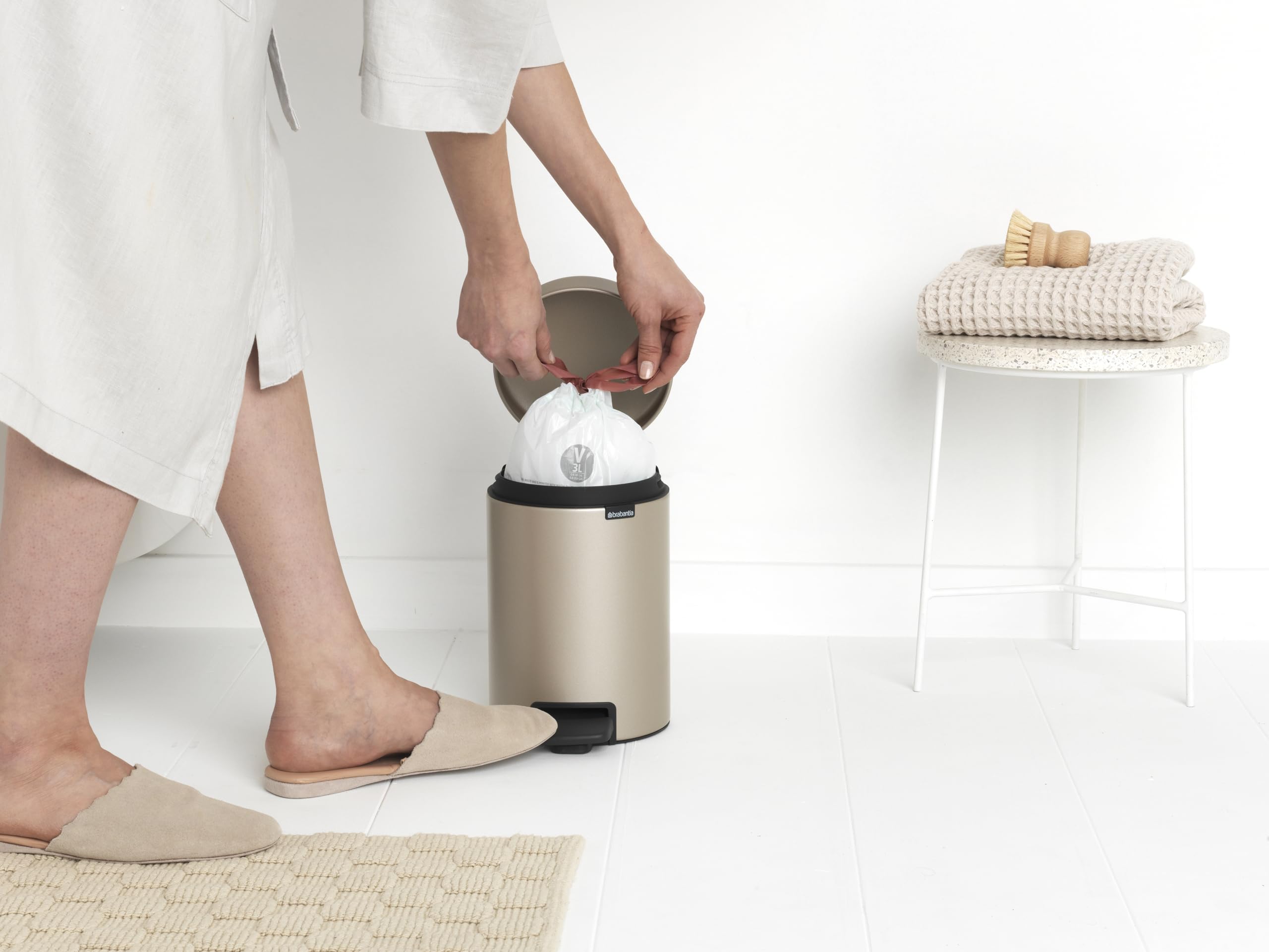 brabantia-step-on-xs-trash-can-metallic-gold-0-8-gallon-3l-with-pedal-and-inner- image 8