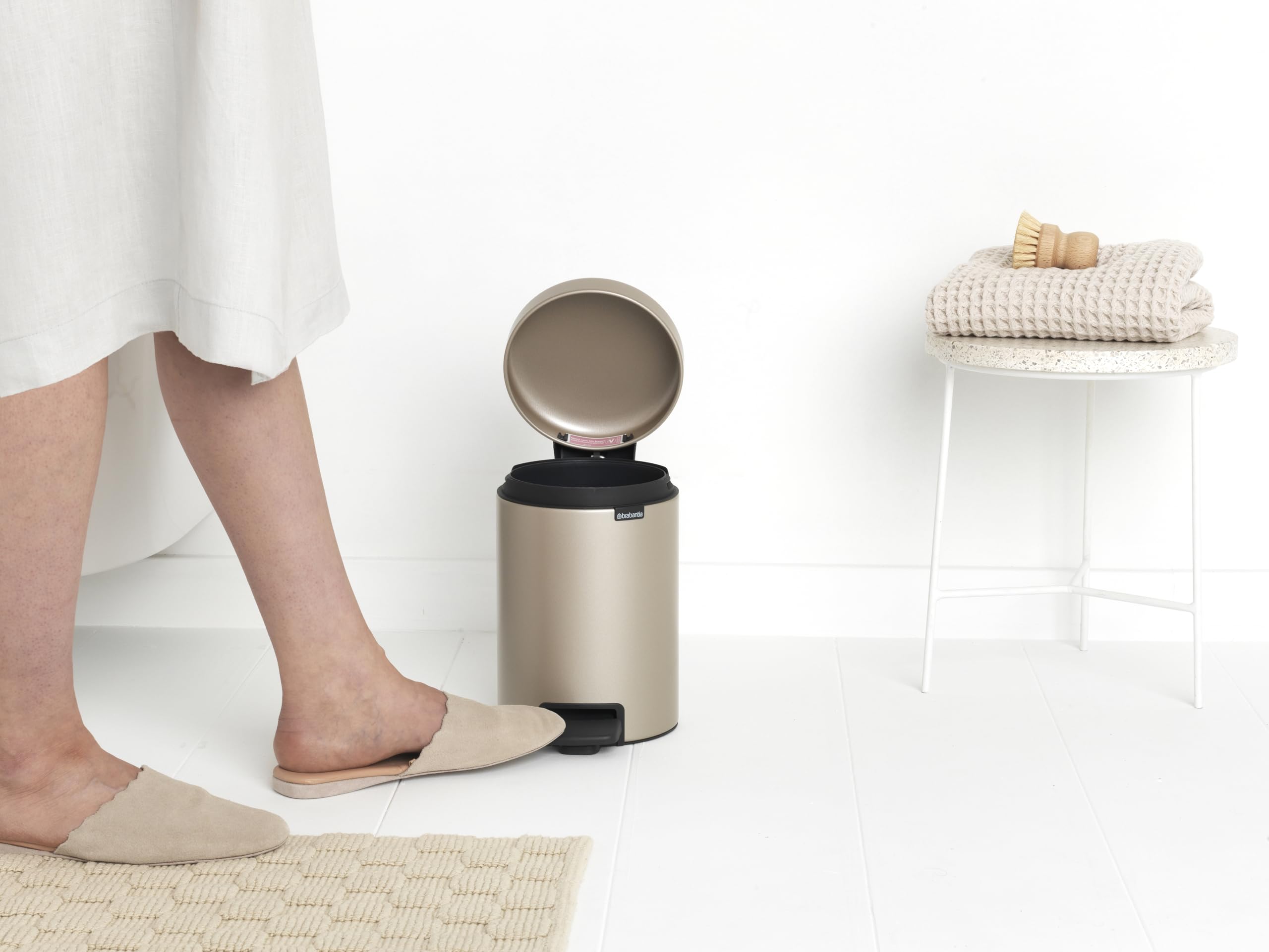 brabantia-step-on-xs-trash-can-metallic-gold-0-8-gallon-3l-with-pedal-and-inner- image 5