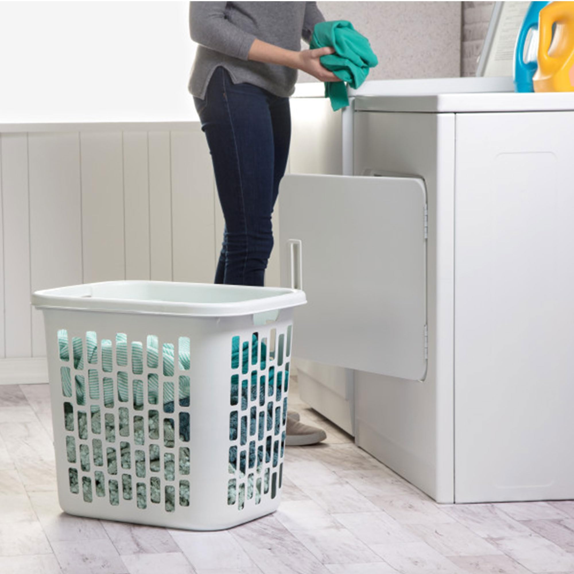 sterilite-ultra-easy-carry-laundry-basket-large-plastic-hamper-with-integrated-h image 7