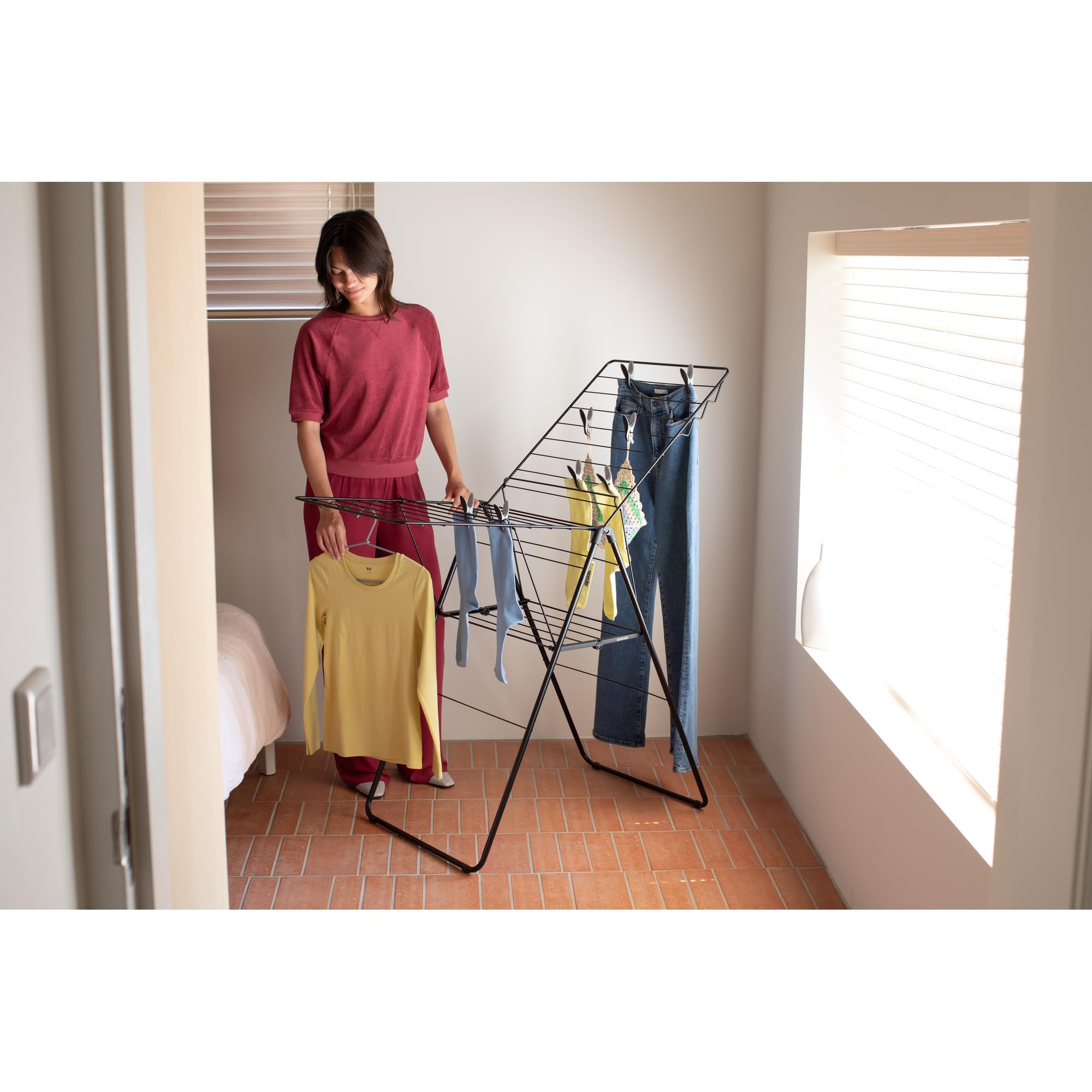 brabantia-hangon-clothes-drying-rack-67ft-20m-matt-black-large-indoor-airer-with image 5