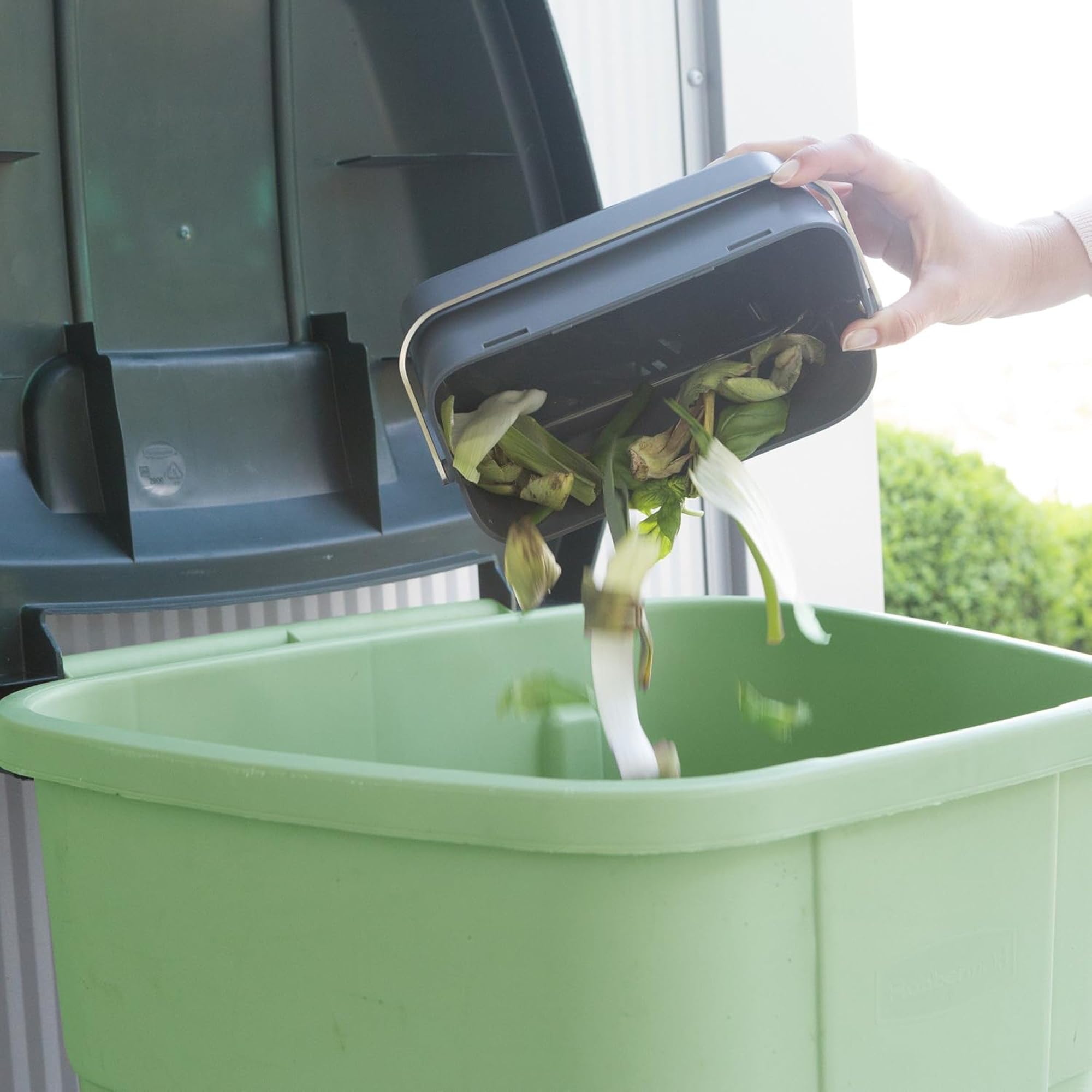 brabantia-food-waste-caddy-0-48-gal-dark-gray-kitchen-compost-bin-with-stay-open image 3