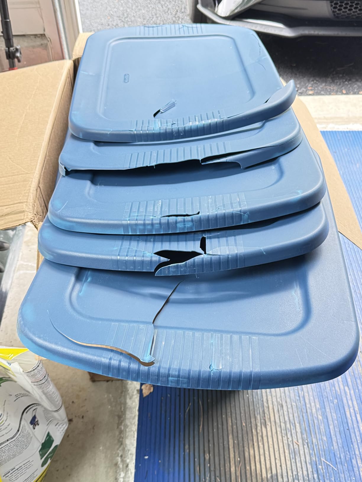 Solid totes