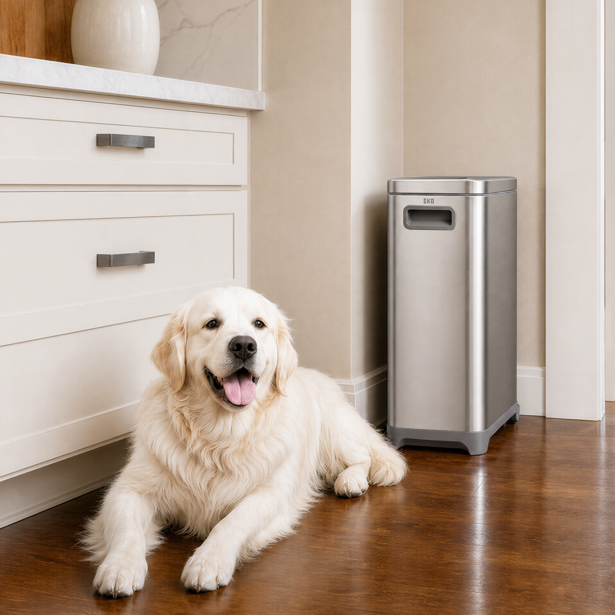 eko-45-lb-stainless-steel-pet-food-storage-container-with-lockable-airtight-lid image 2
