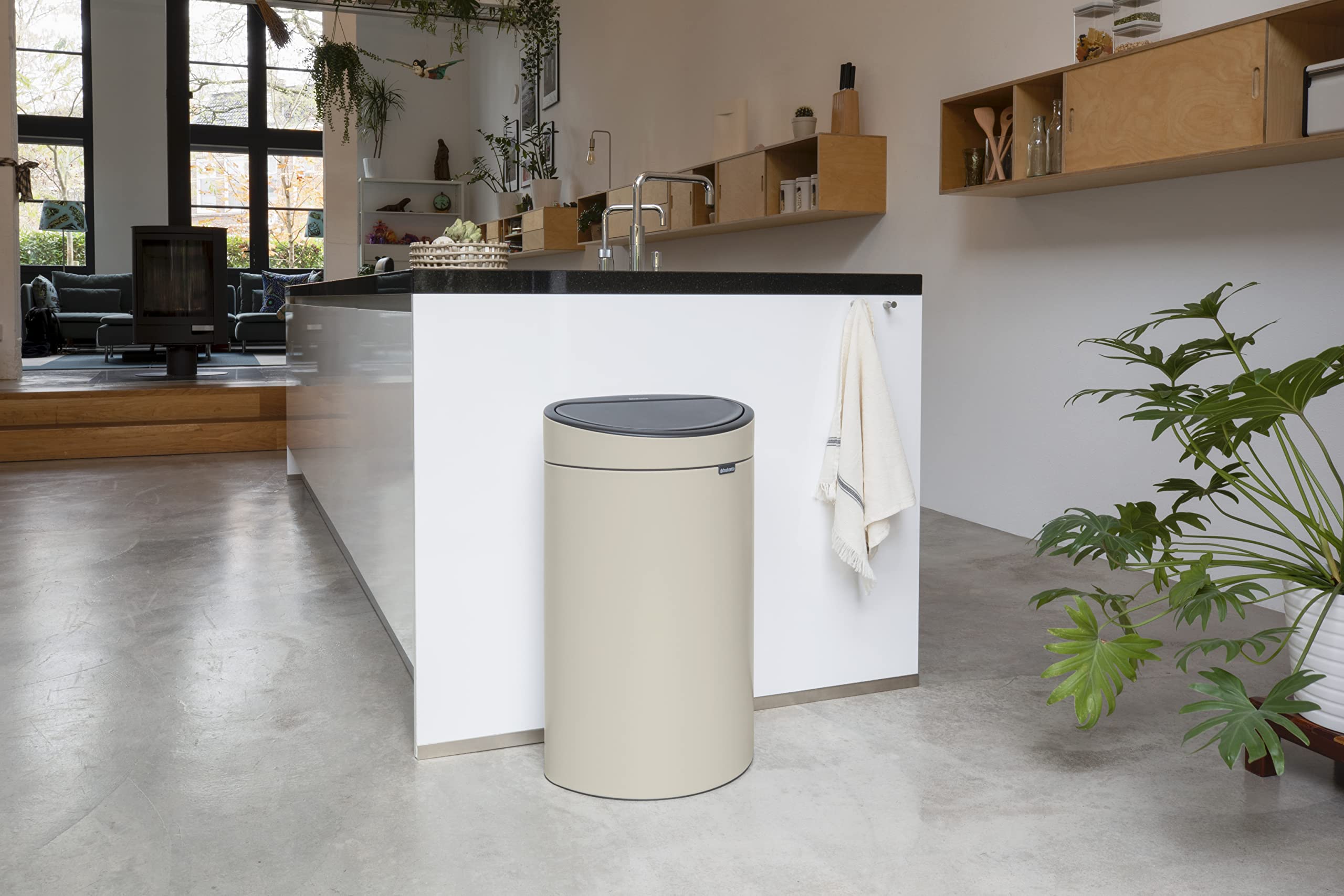 brabantia-press-top-kitchen-trash-can-with-flat-back-soft-beige-10-6-gallon-40l- image 4