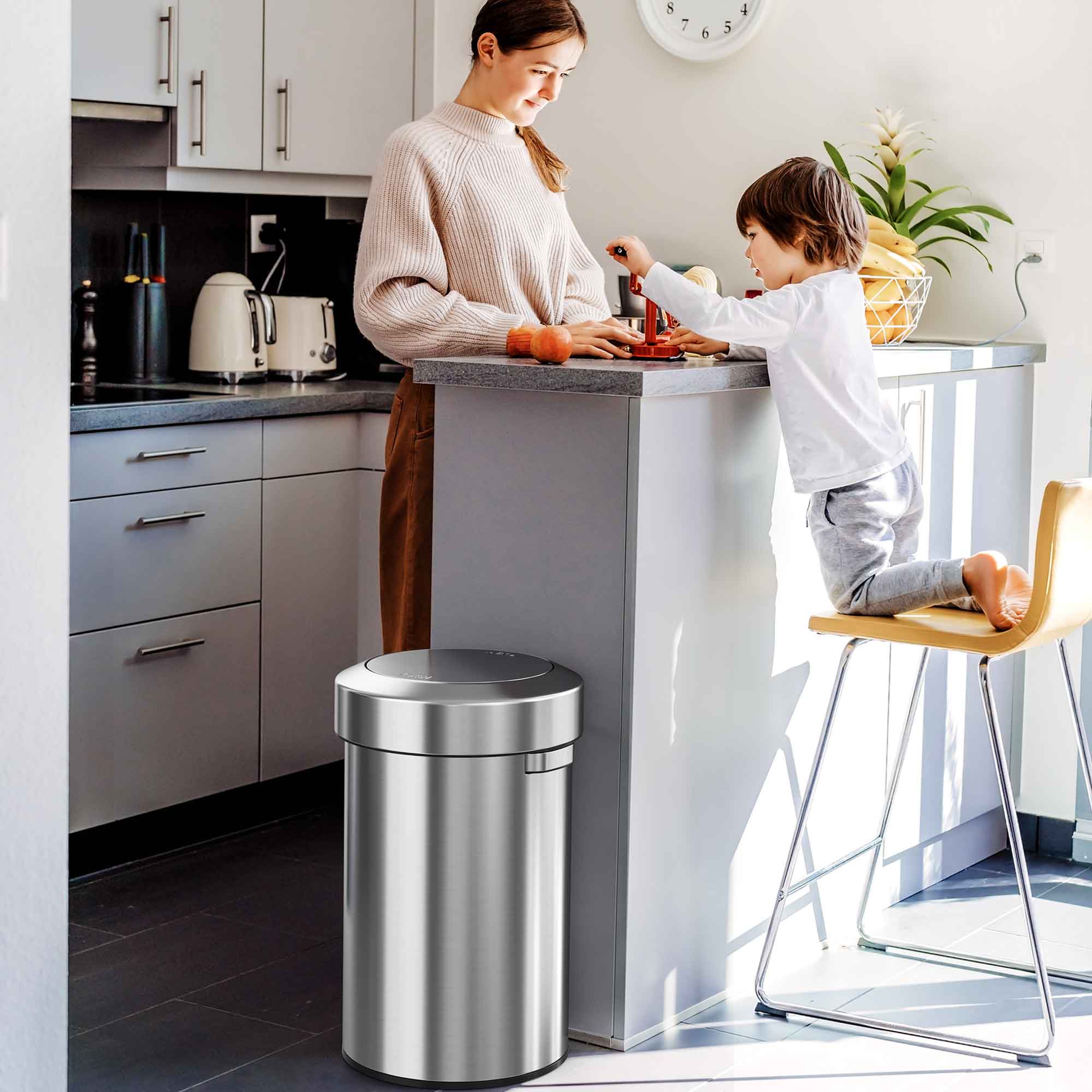 itouchless-17-gallon-64l-titan-stainless-steel-swing-open-top-kitchen-trash-can image 4