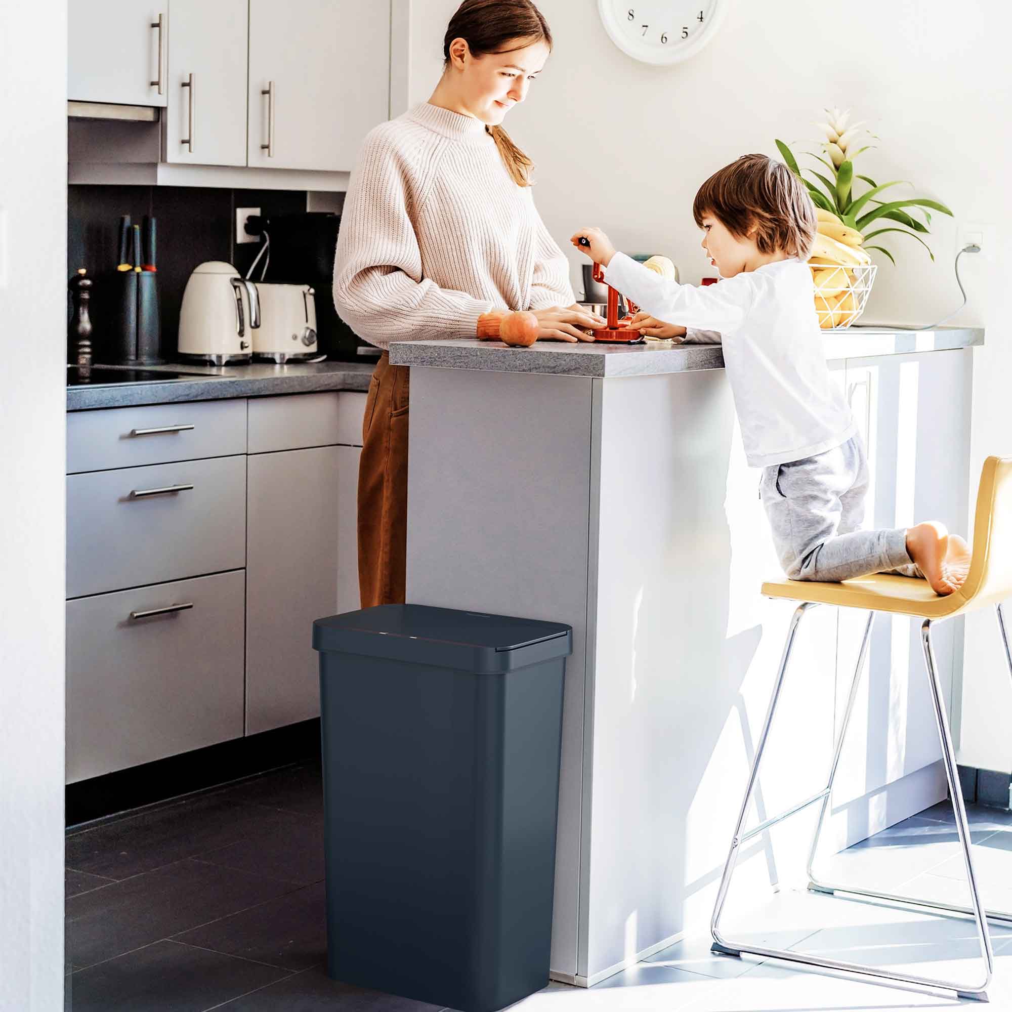 itouchless-prime-13-2-gallon-50-liter-black-plastic-touchless-sensor-trash-can-w image 4